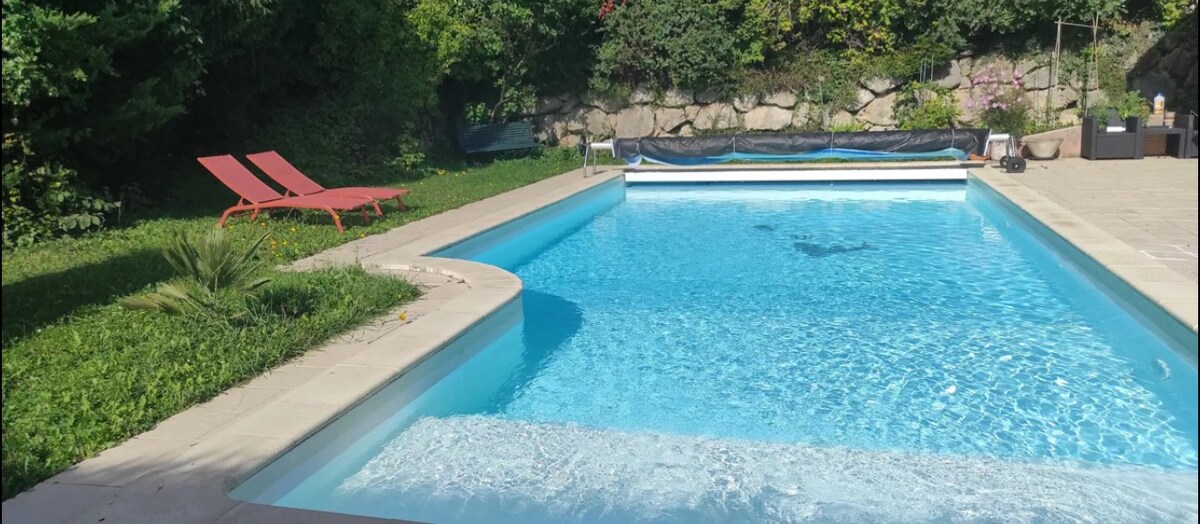 Superbe maison avec piscine - 5mn de Genève