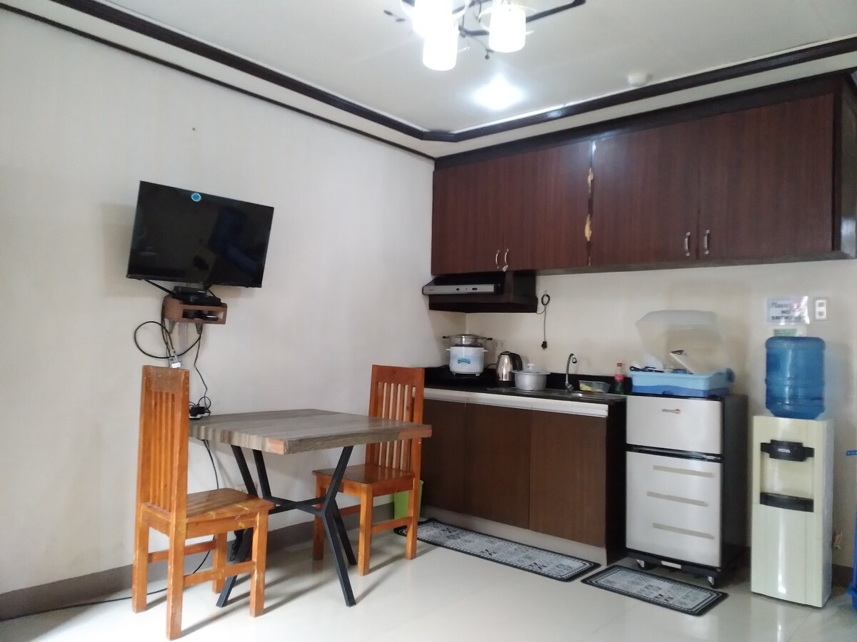 Affordable Staycation/condo