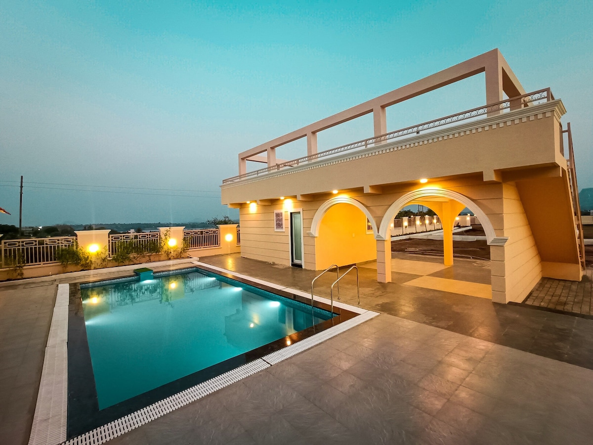 4 bedroom swimming pool villa