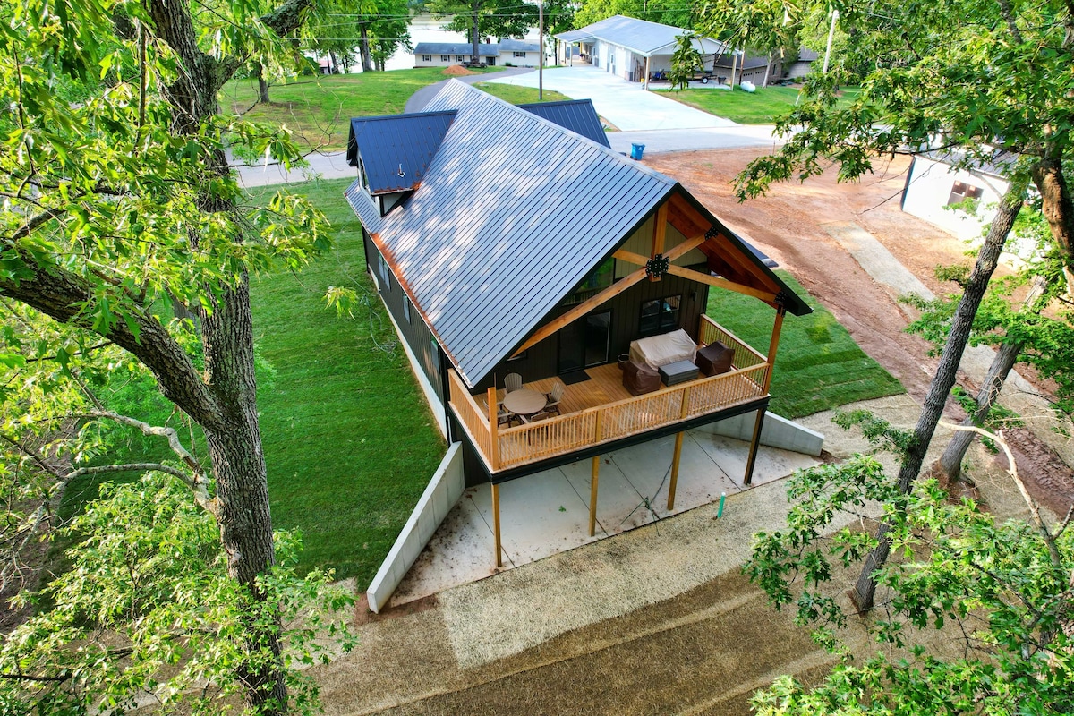 Kickback Cabin at Kentucky Lake