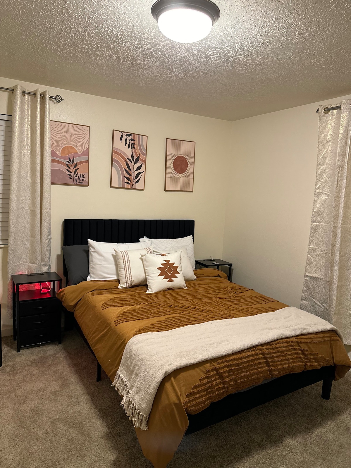 2 Bedroom Apt w/ Massage Chair & Indoor Pool