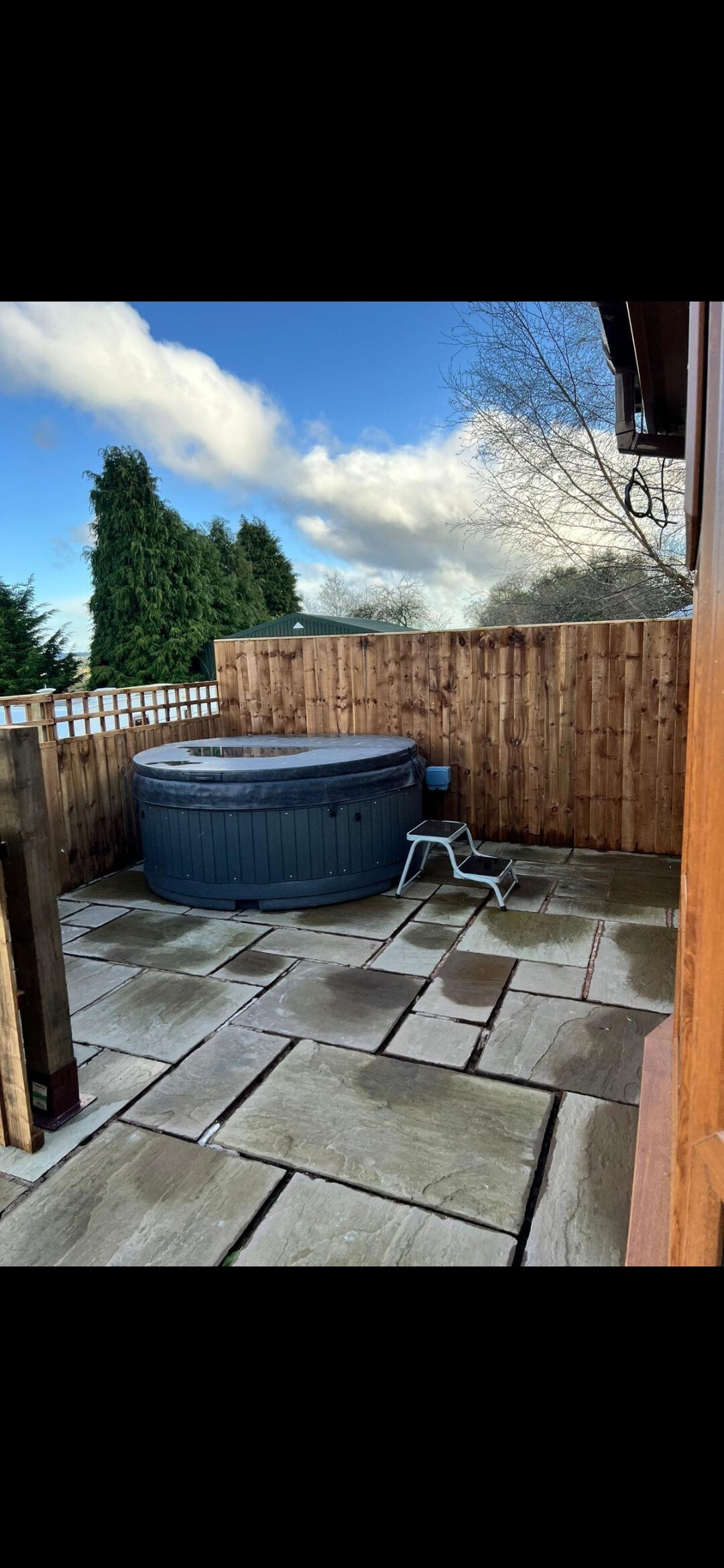 badgers rest lodge with hotub