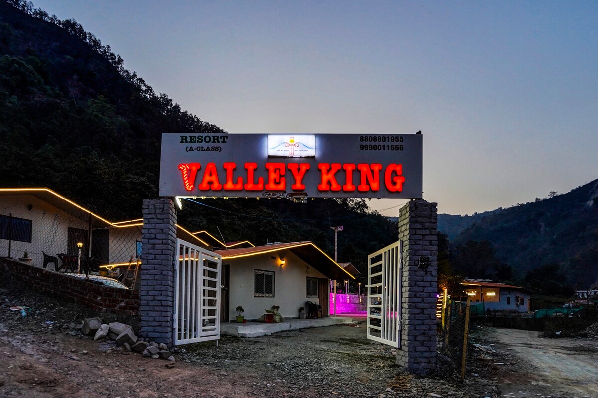 ValleyKing Resort Tapovan