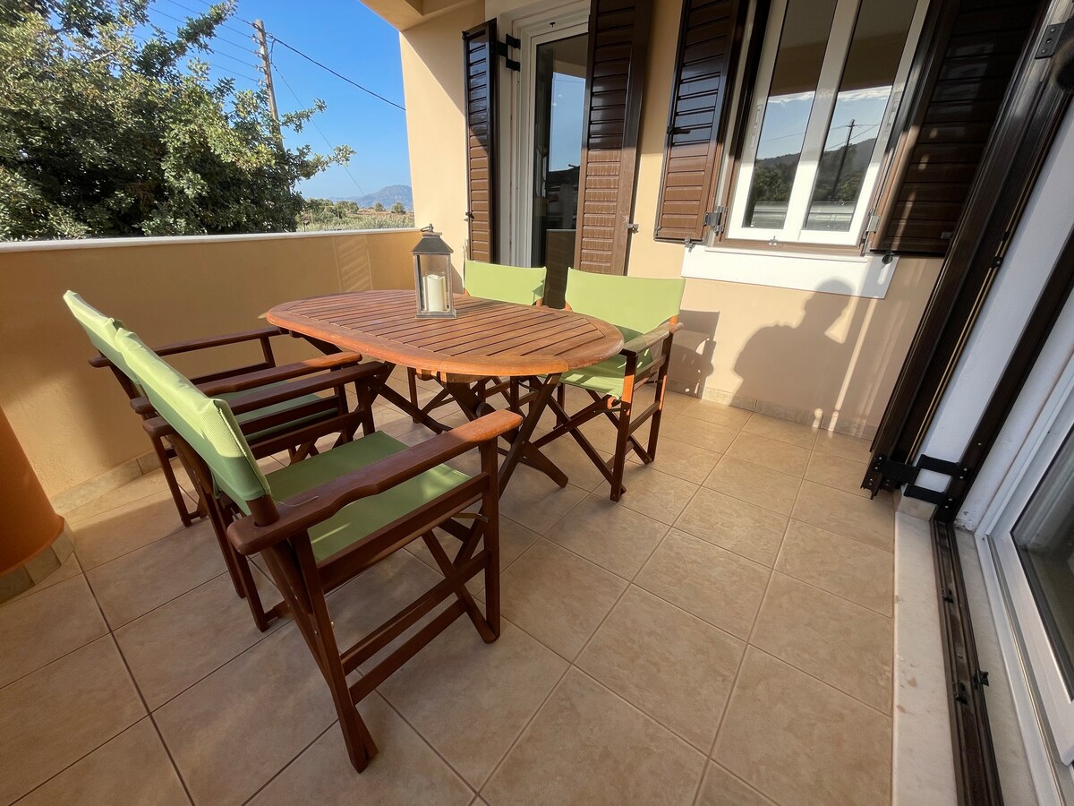 Perdika Aegina luxury family apartment με θέα 90τμ