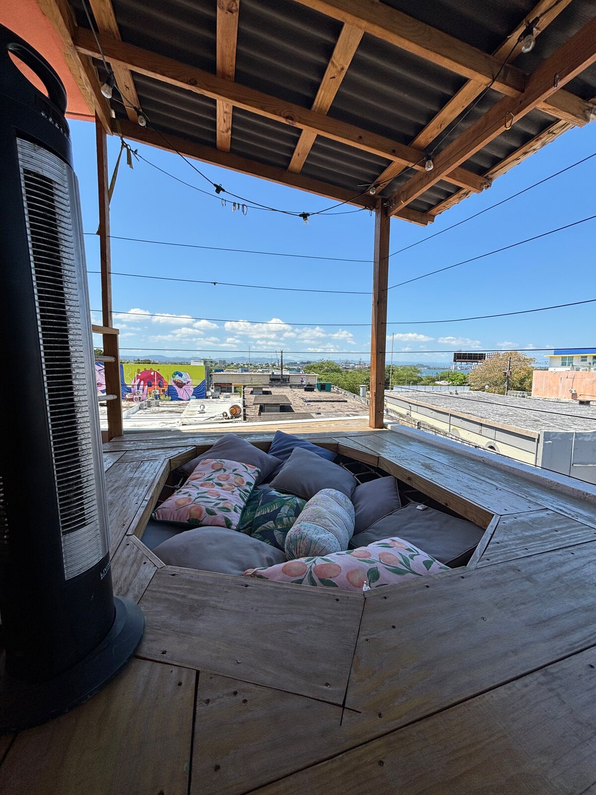 AC | Private Patio @ Rooftop Apartment