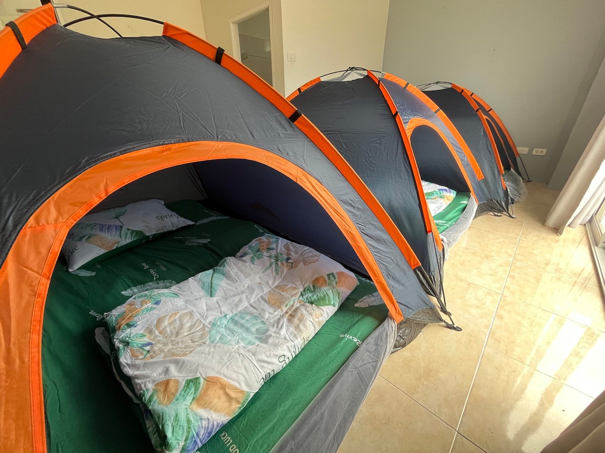 Alpha hostel帐篷房