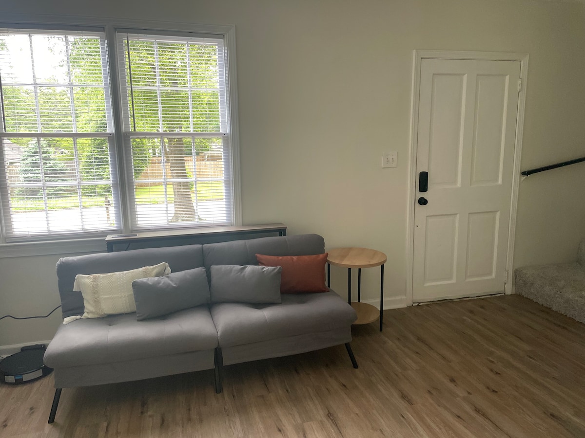Content House in East Atlanta - no cleaning fee