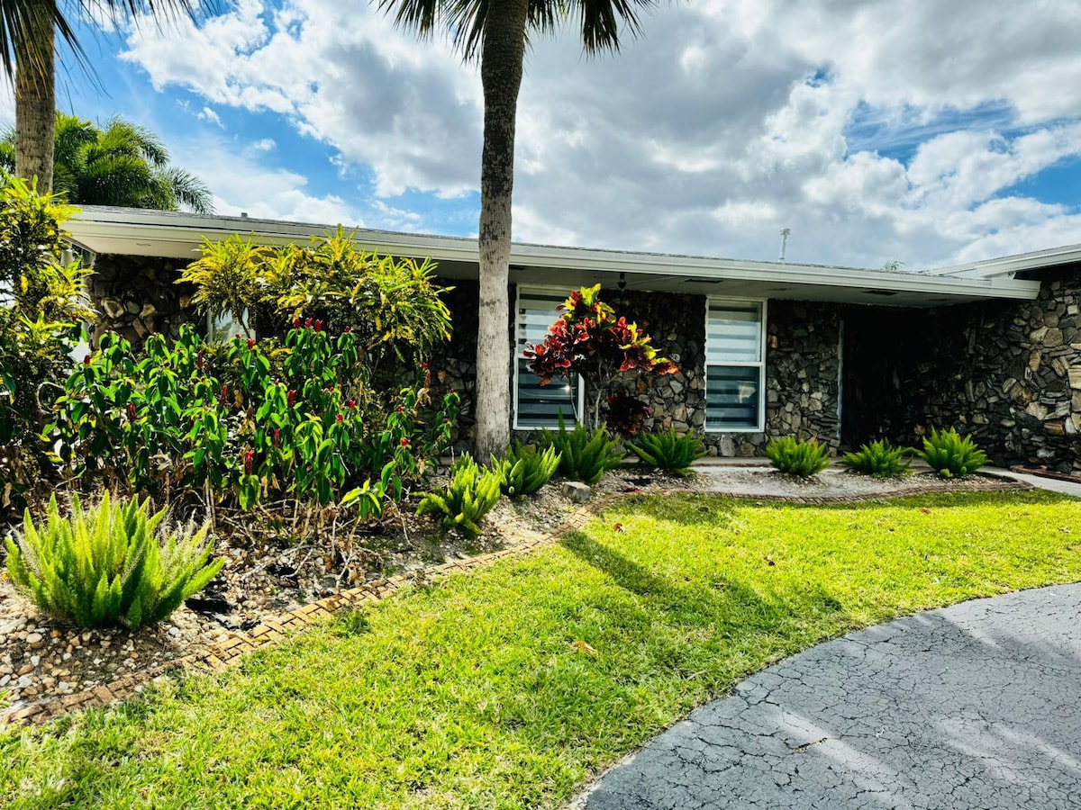 彭布罗克松林（ Pembroke Pines ）湖景和泳池加热房源