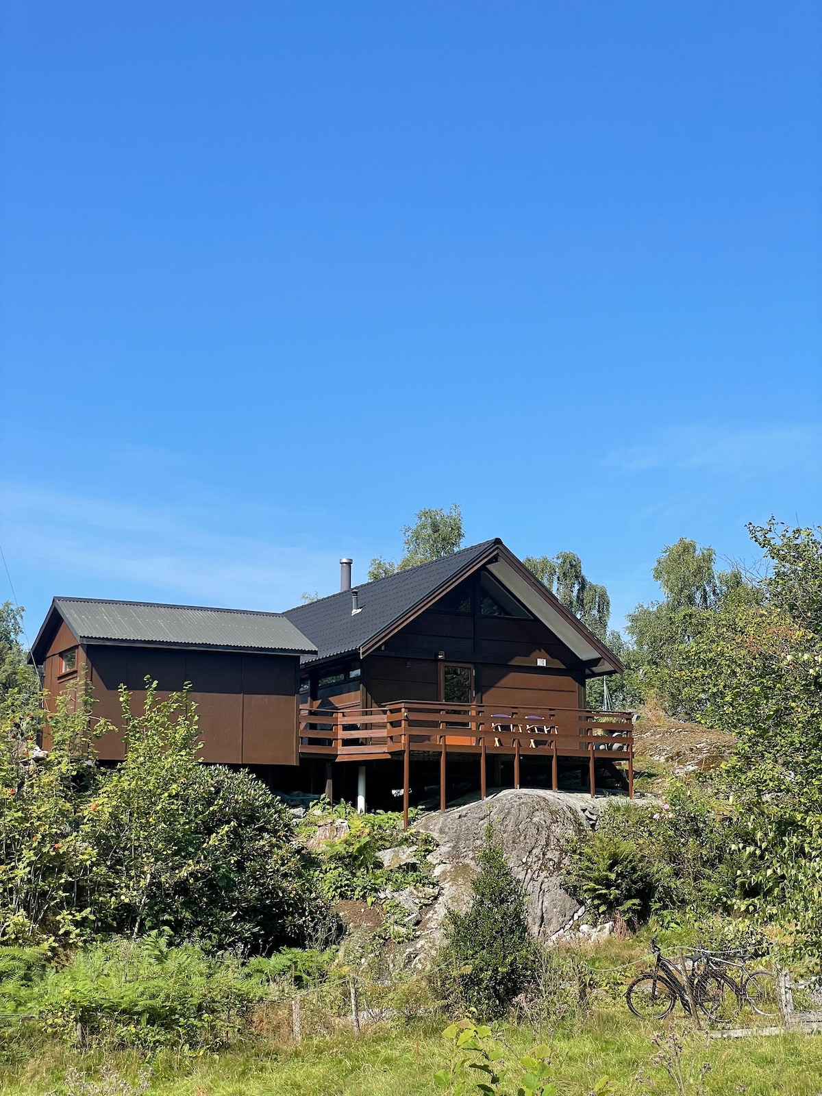 Hytte i nydelige omgivelser på Sjernarøy
