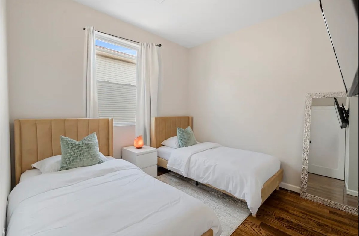 Stylish Jersey Apartment: 20 min to Times square