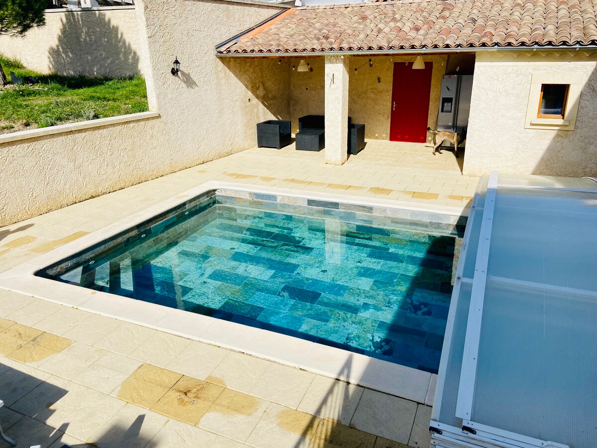 Jolie maison avec piscine balinaise