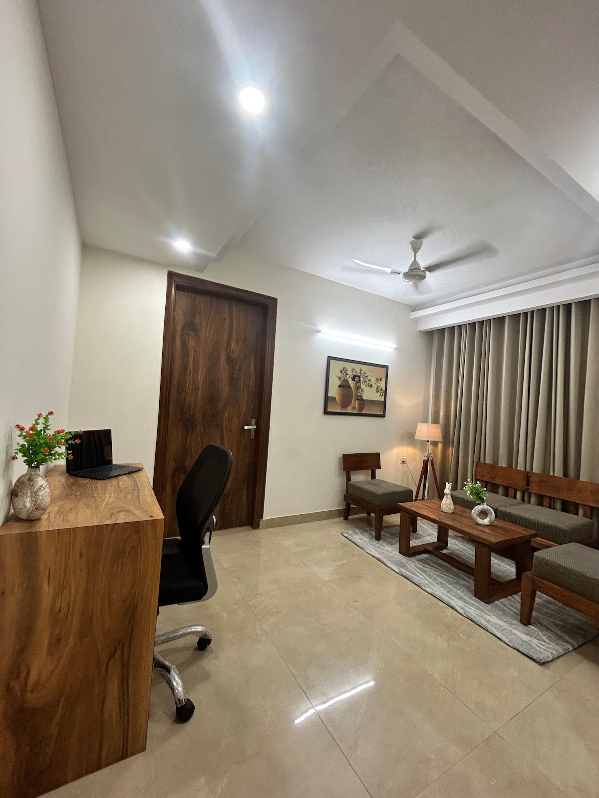 Radiant Apartment @ 1BHK NR Paras Hospital Sec 43