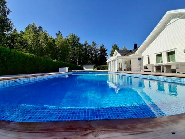 Villa med pool utanför Stockholm