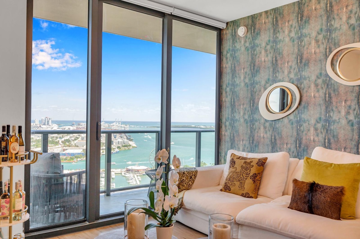 Luxurious Miami Ocean Front High Rise
