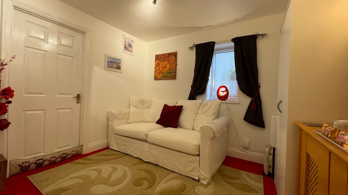 Budget Bedsit Airpt-H ’low-London