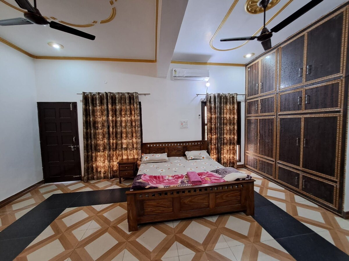 Divine- 2 BHK-Homestay