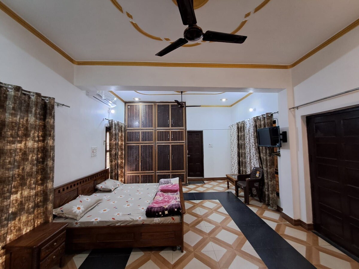 Divine- 2 BHK-Homestay