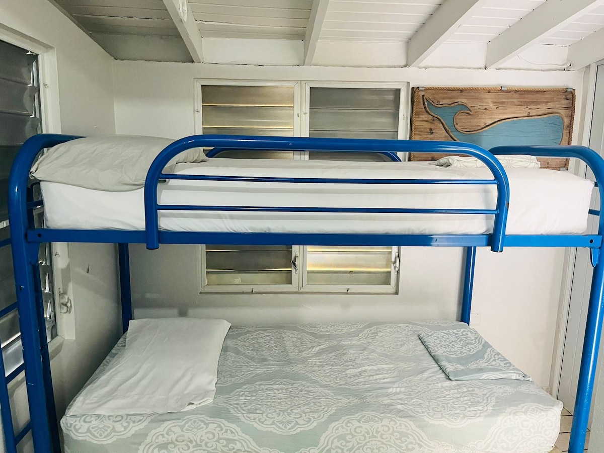 Small room bunkbed second floor