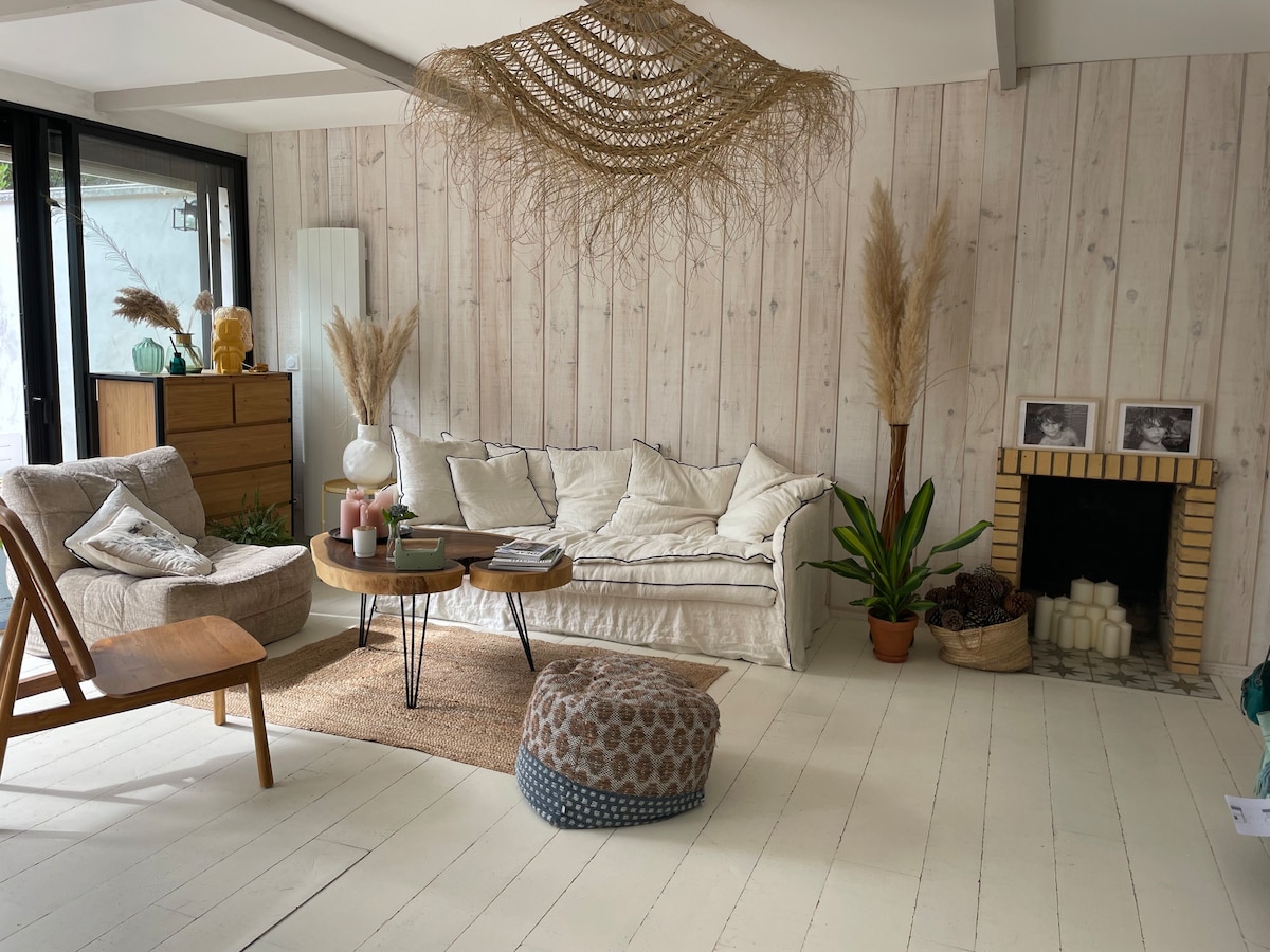 Maison en bois au calme de la pinéde  proche lac