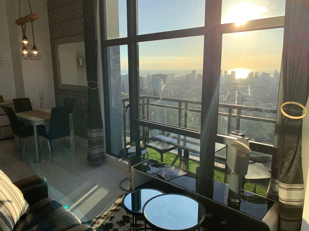 1卧室顶层公寓，位于70楼，可欣赏迷人的日落景观