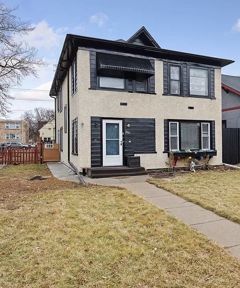 Cozy Lower Unit on Snelling