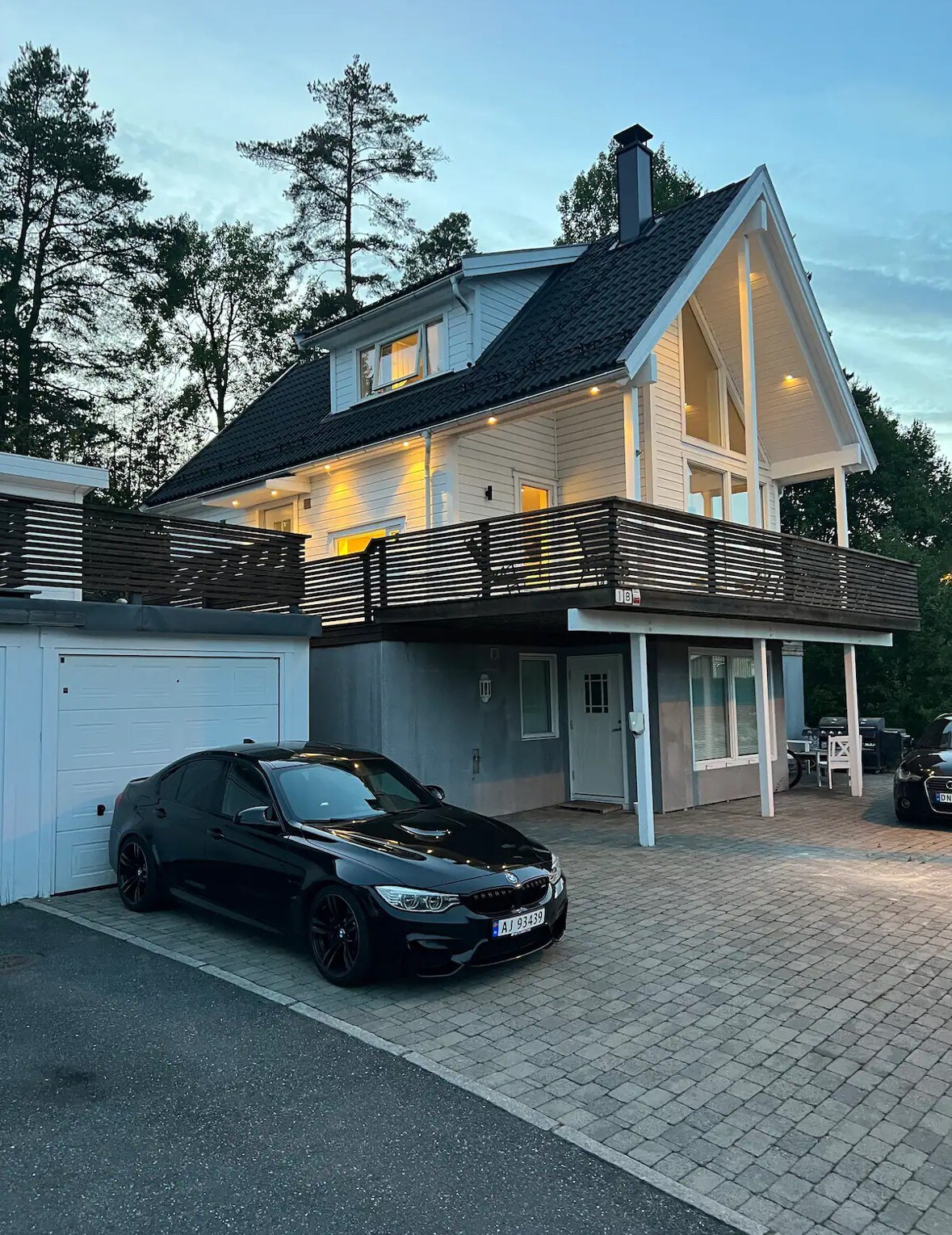 Toroms leilighet i Askim med egen parkering.