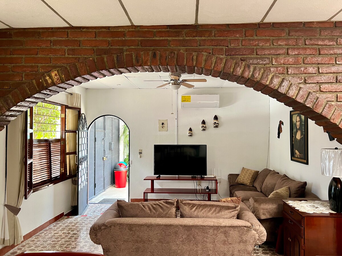 La Casa Chiquita, a cozy family home in Juayua.