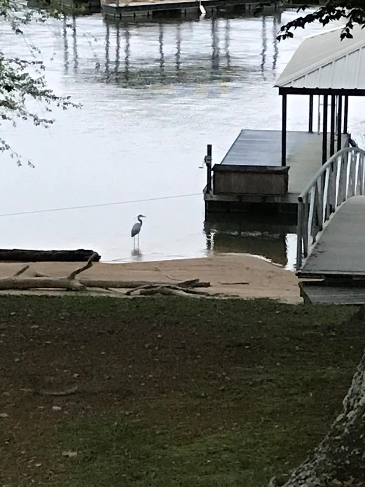 Beautiful lake front home w/dock