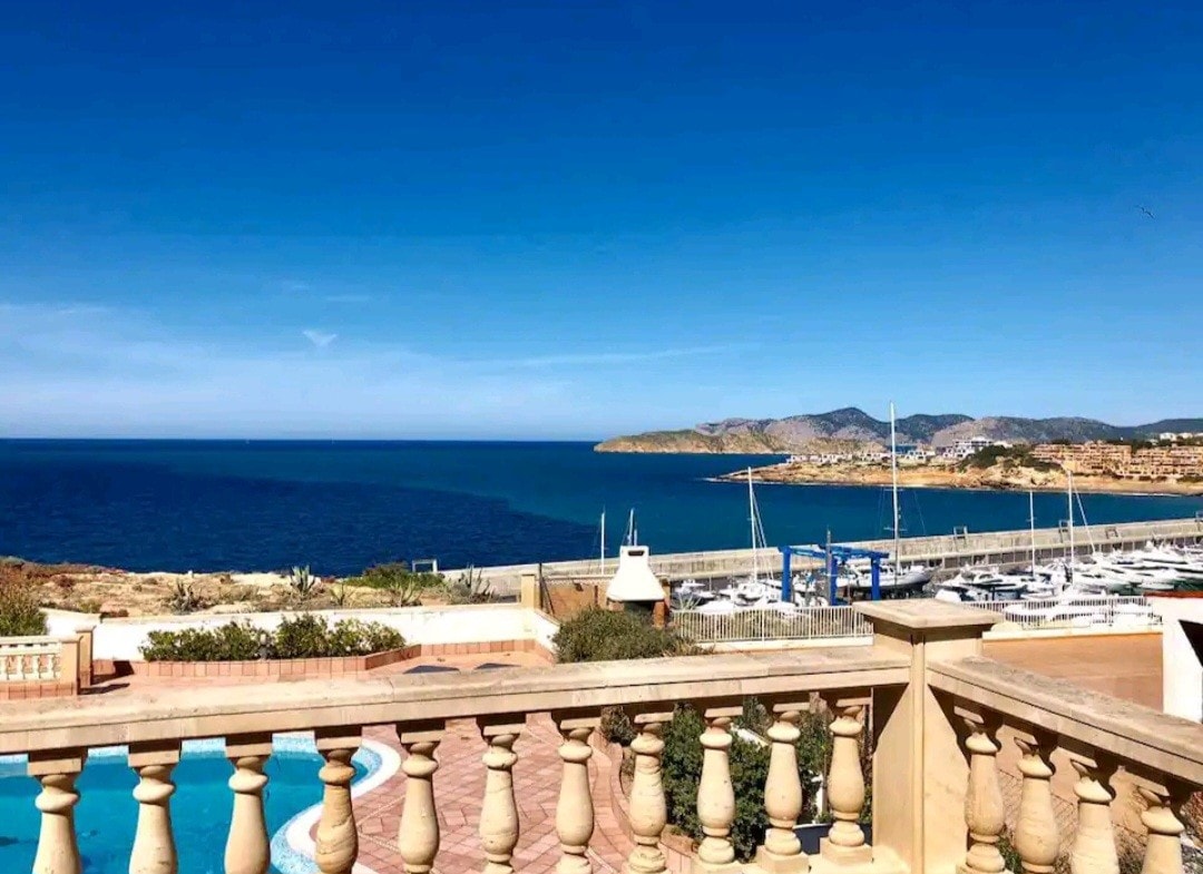 Charming sea view villa