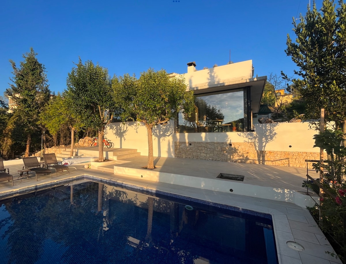 Stylish luxury villa near Sitges