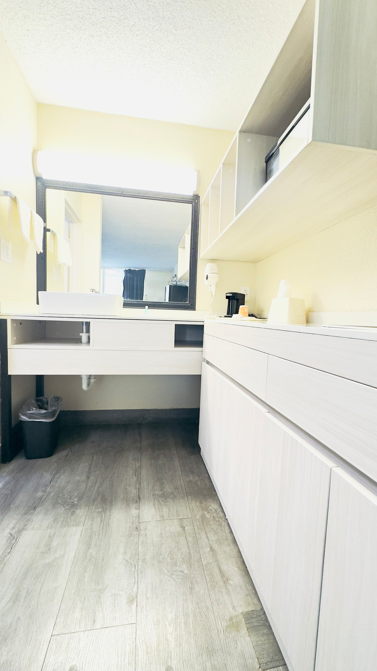 Fully renovated hotel studio with mini kitchen