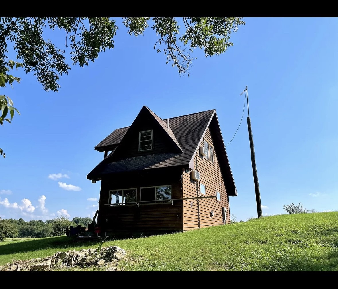 Beautiful cabin on 11point river