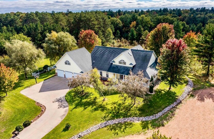 Country Estate w Pool & Hot Tub!