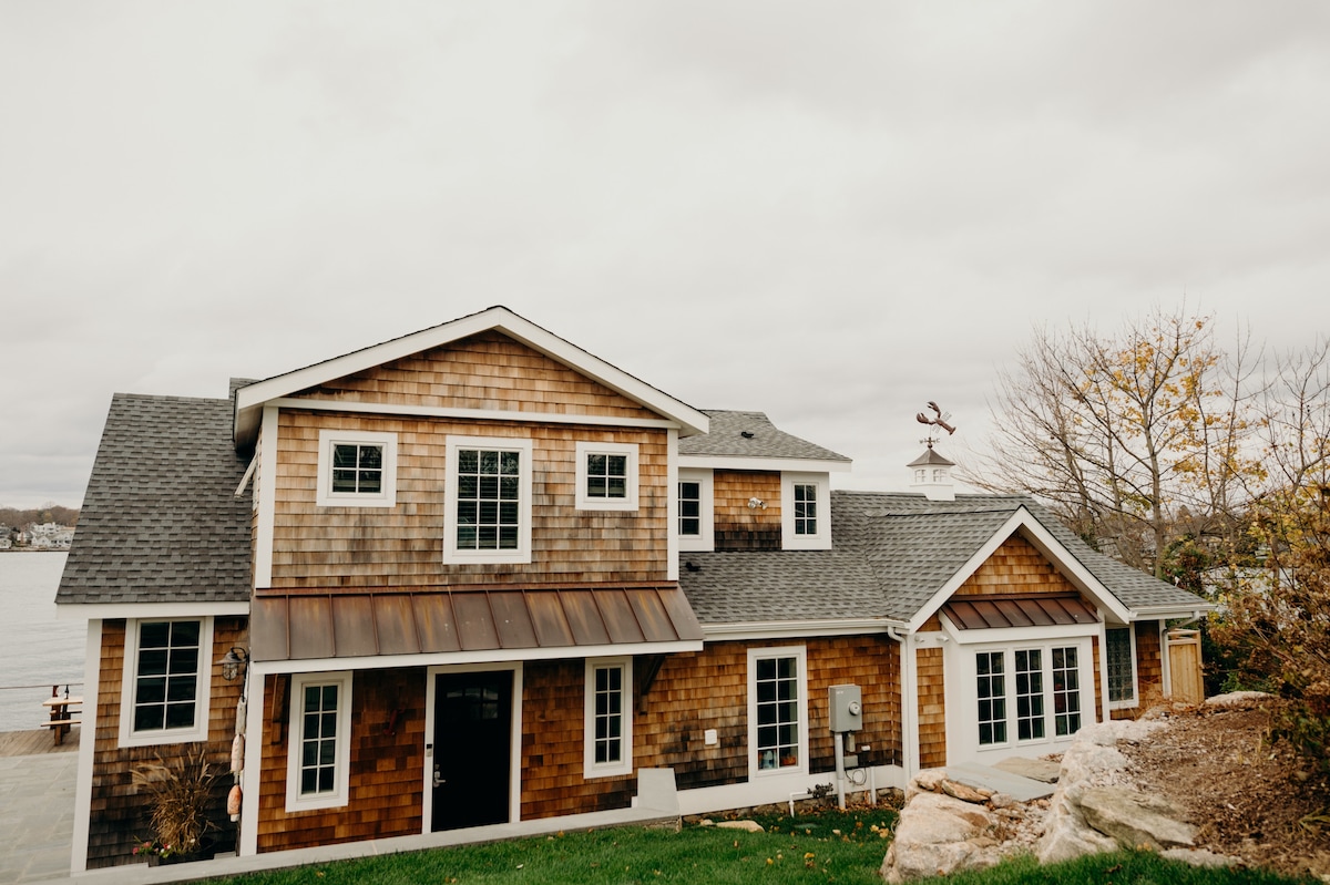 Waterfront Cottage in Branford