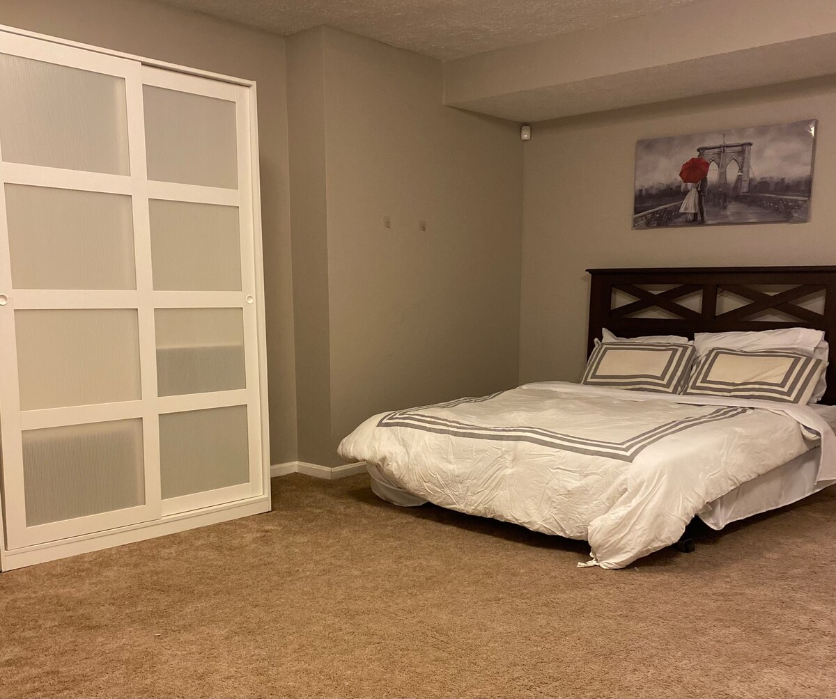 Private bedroom in Centerville