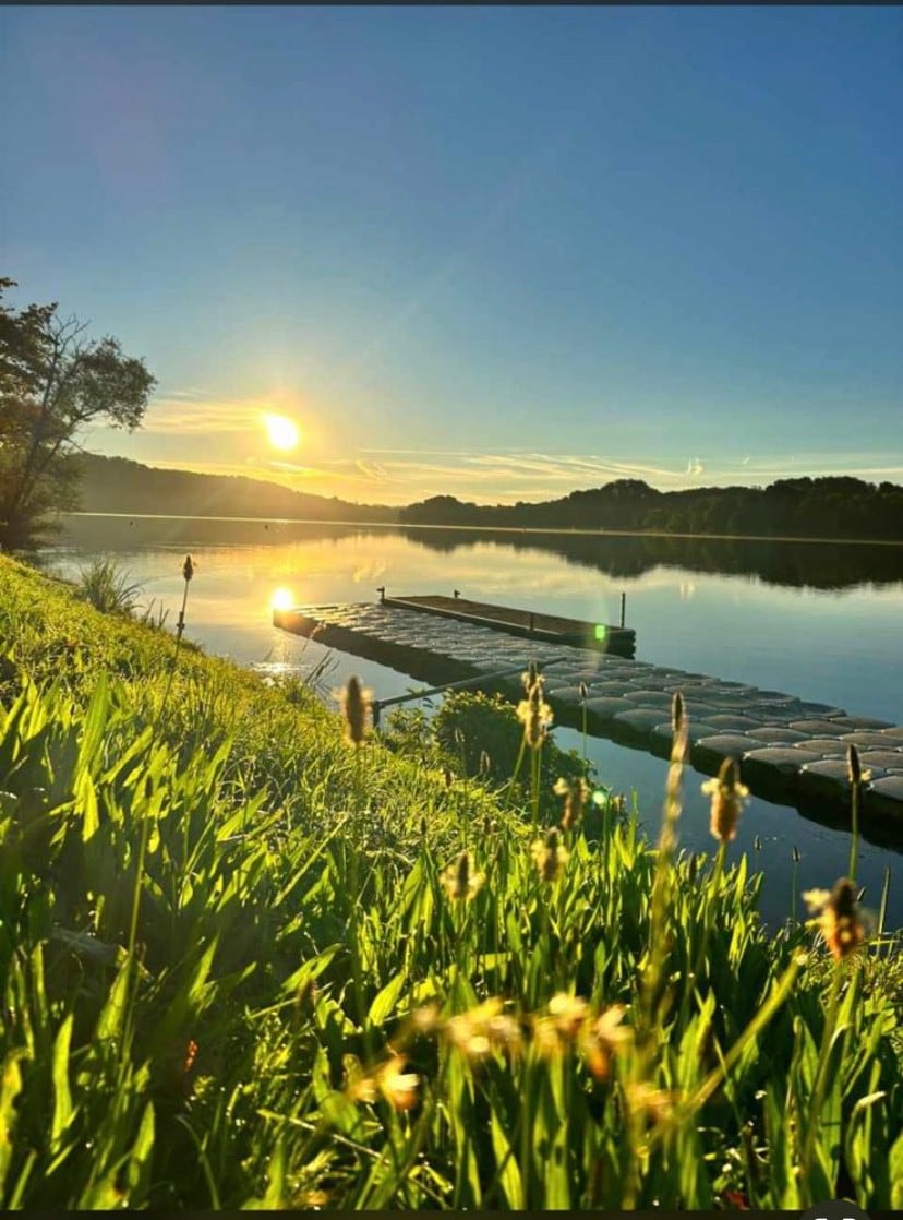 巴尔德尼湖（ Lake Baldeney ）上的梦幻之家