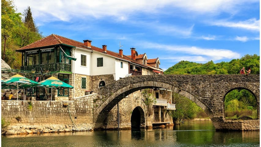 Rijeka Crnojevića的民宿