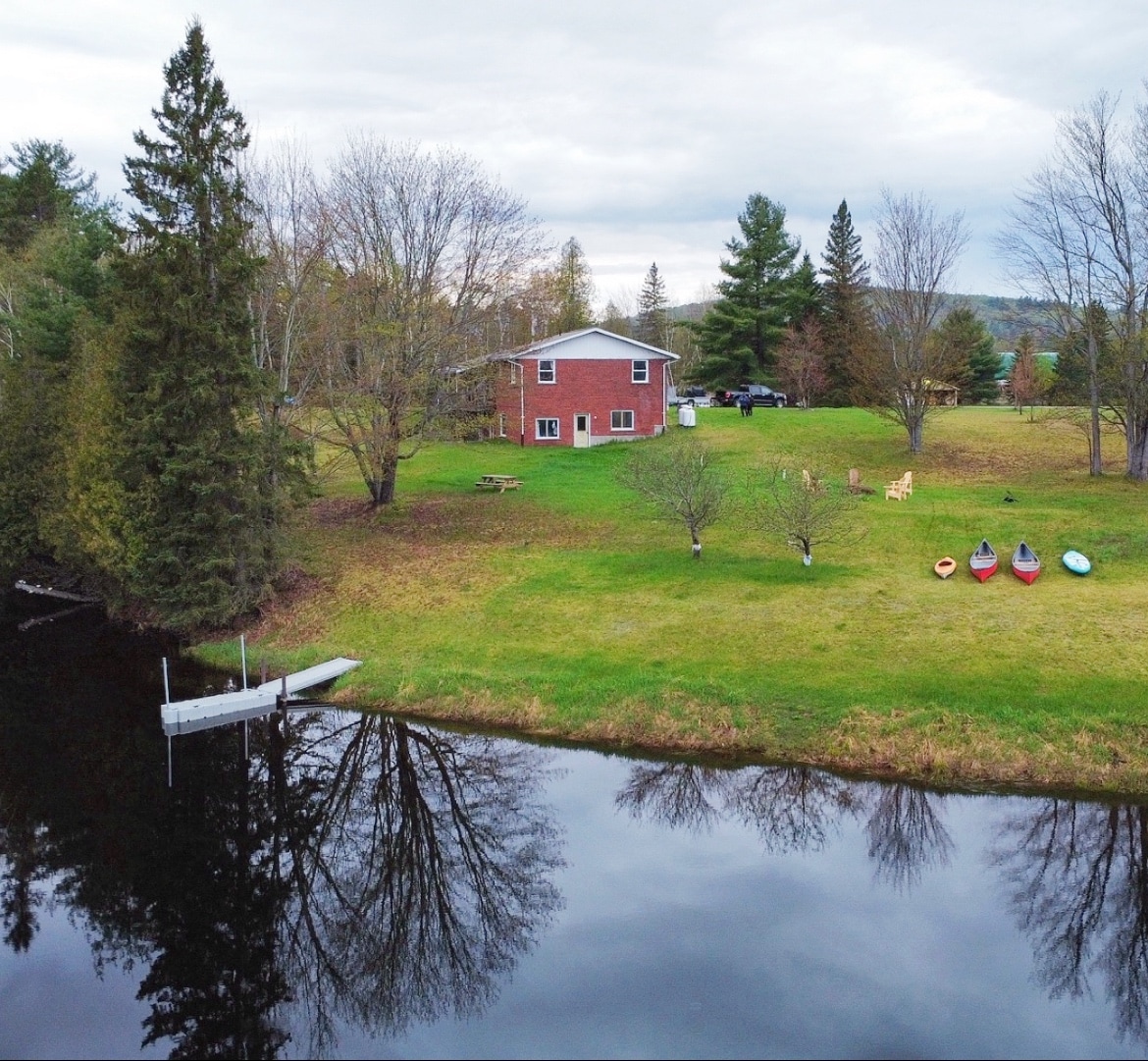 Private Waterfront Cottage Near Barry’s Bay