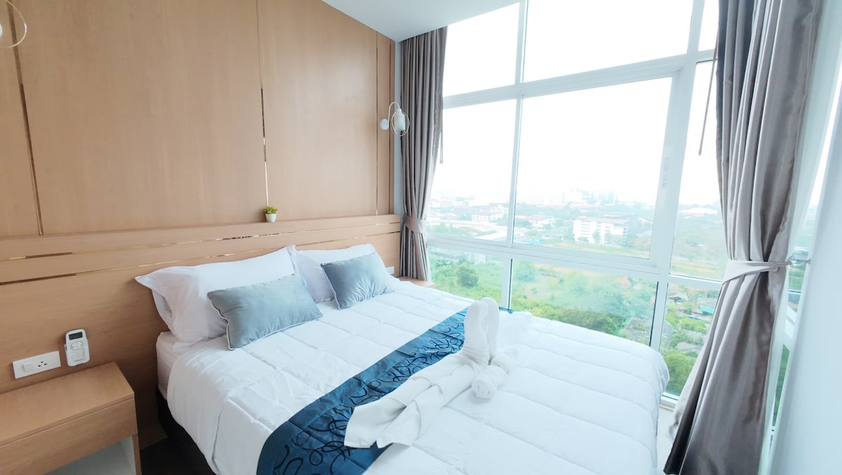 舒适的2卧室高层城市景观，靠近海滩