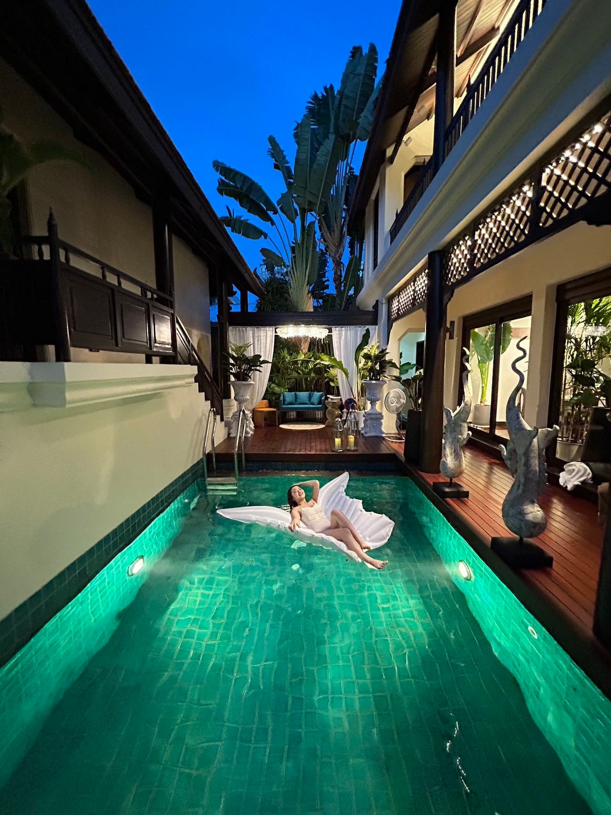 免费接机 泰国皇家园林豪华别墅 繁华商业区私家泳池 管家服务