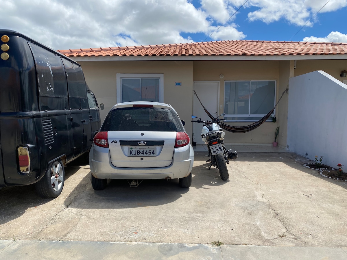 Casa Mobiliada/ Condomínio/ Garagem 3 Carros