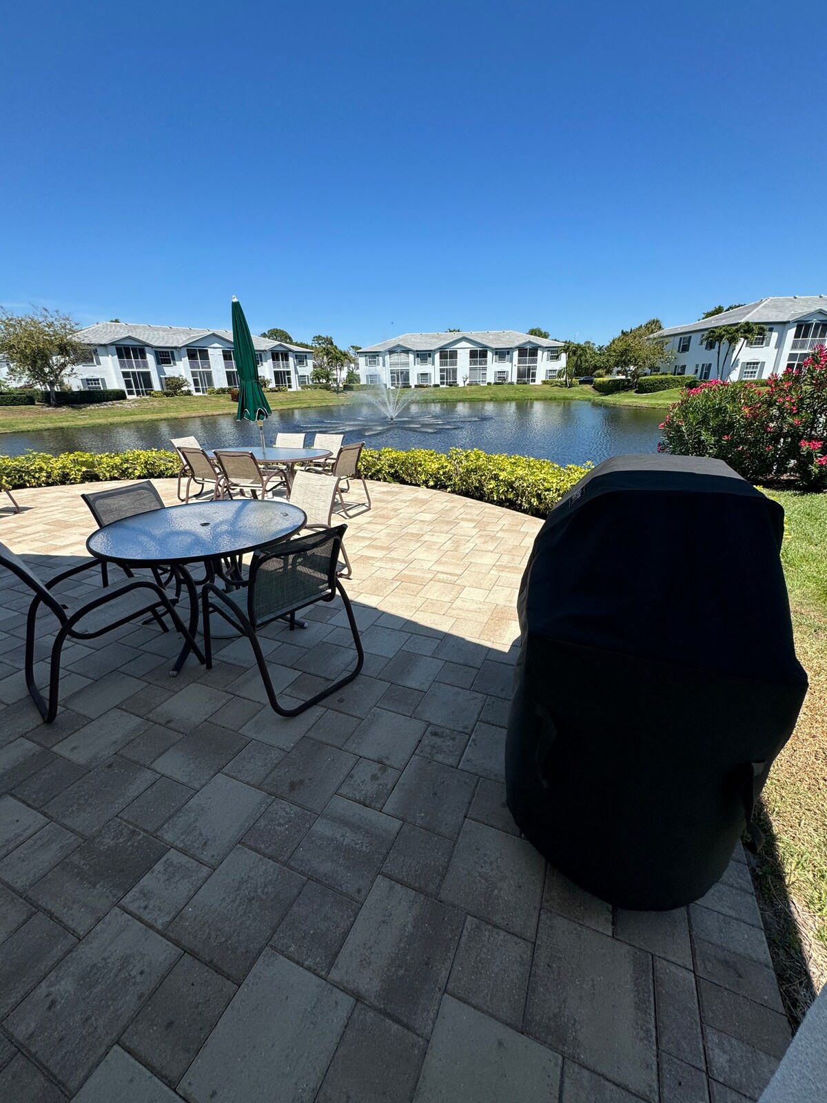 Newly renovated condo - Pelican Bay