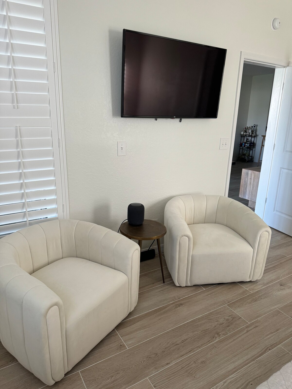 Newly renovated condo - Pelican Bay