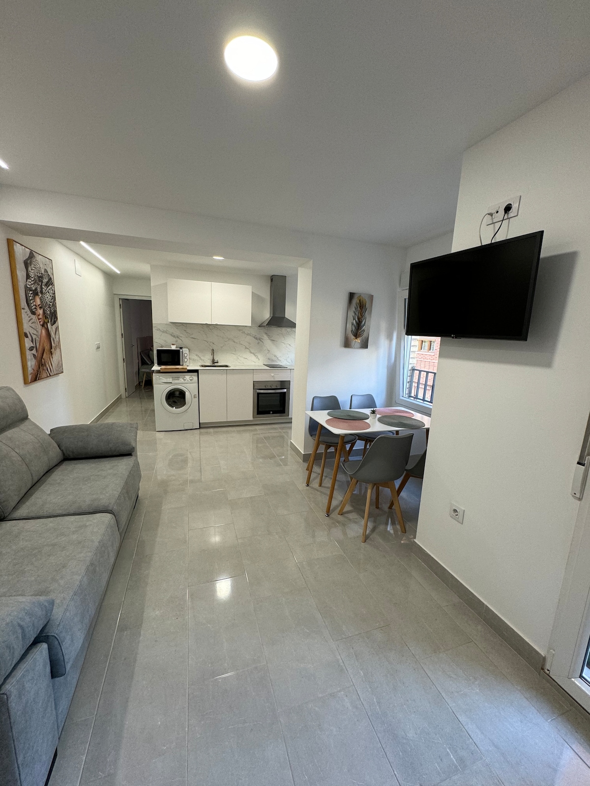 Apartamento África en centro moderno con balcón