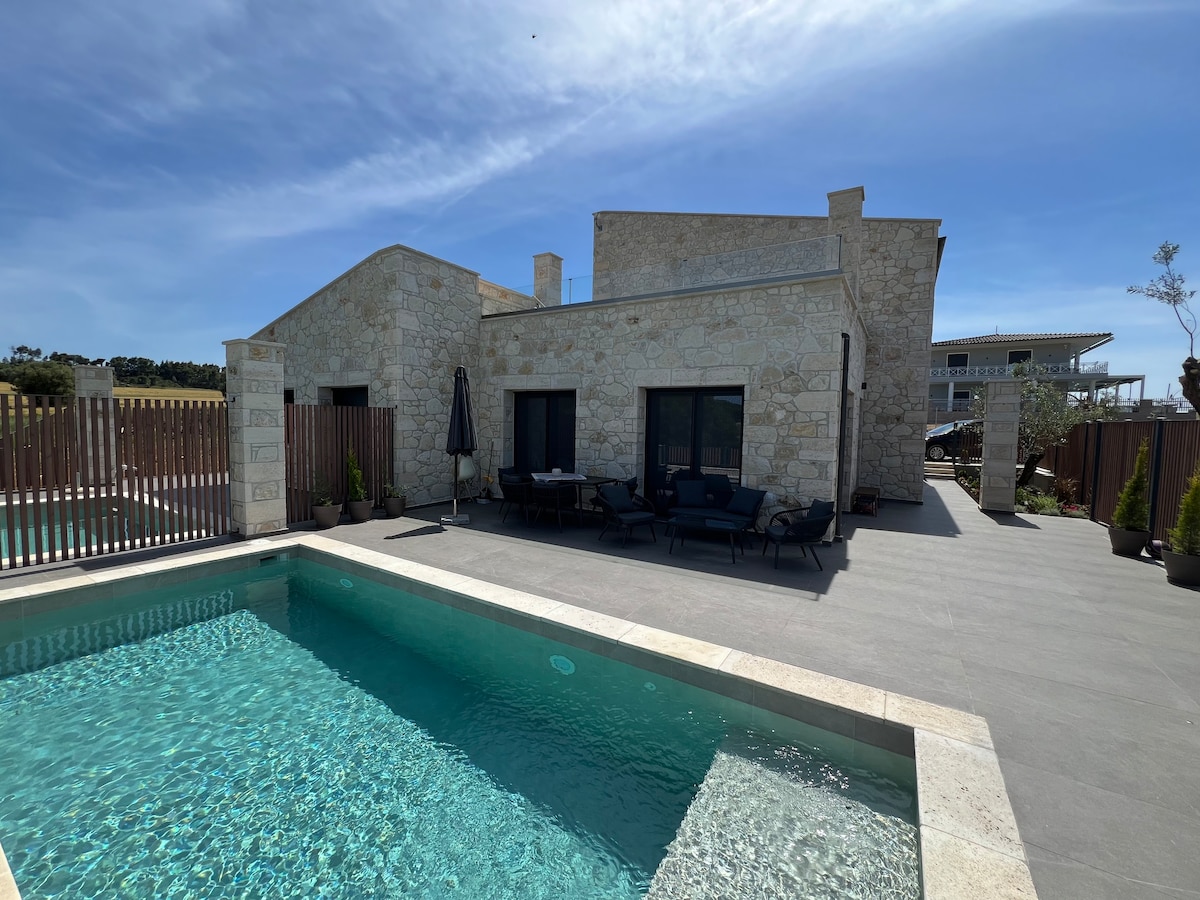 Exclusive new villa with private pool - 4BR