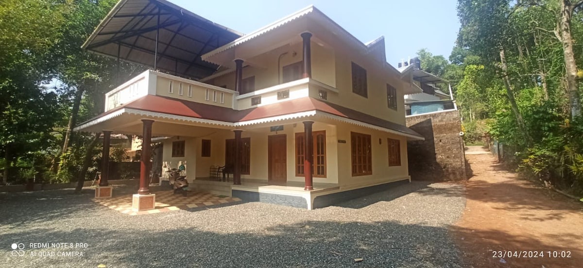 Second Home Homestay - Manganam