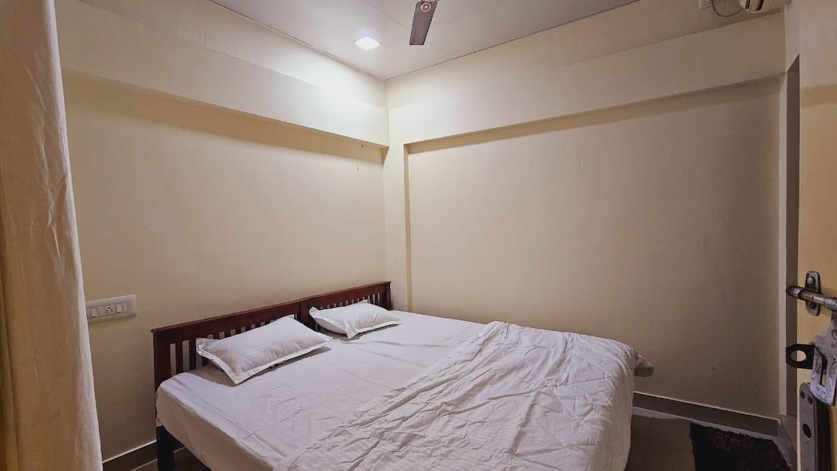 AADIS HOMES,Rooms Dormitory Near Ivormadom Pampady