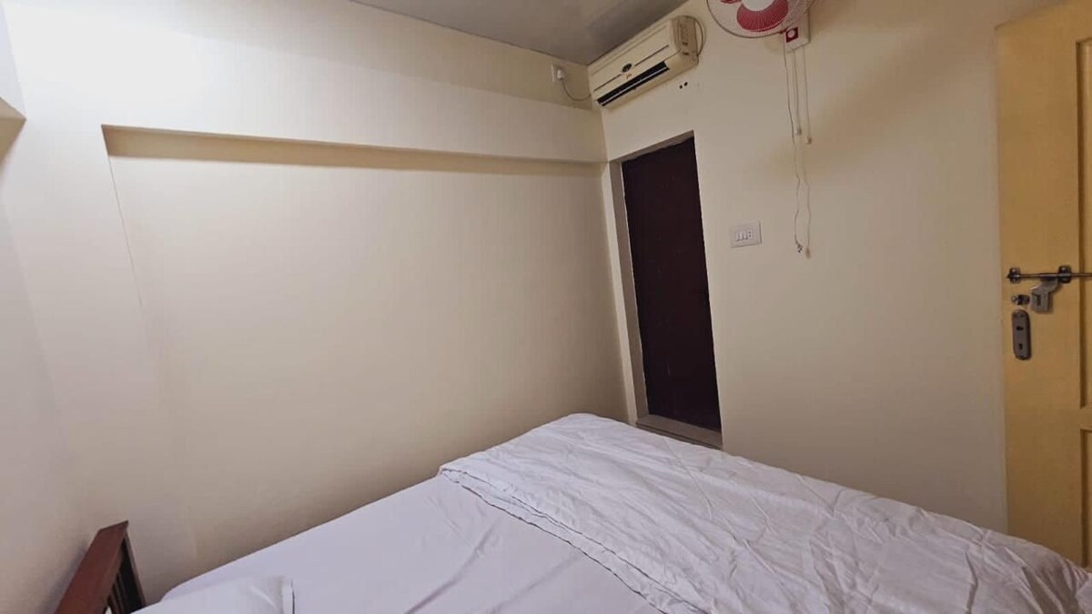 AADIS HOMES,Rooms Dormitory Near Ivormadom Pampady