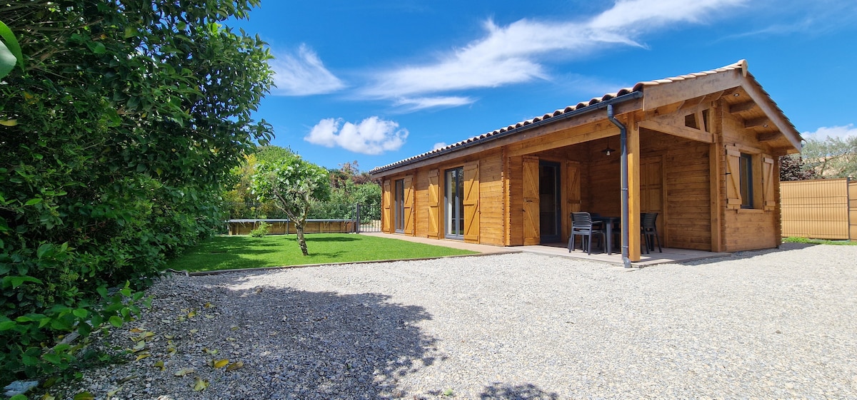 Chalet cosy avec piscine et jardin privé