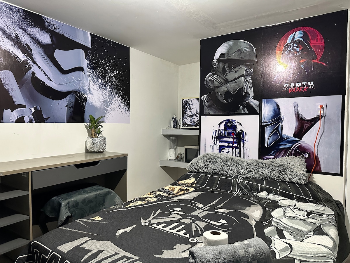 cuarto star wars a lado de gale